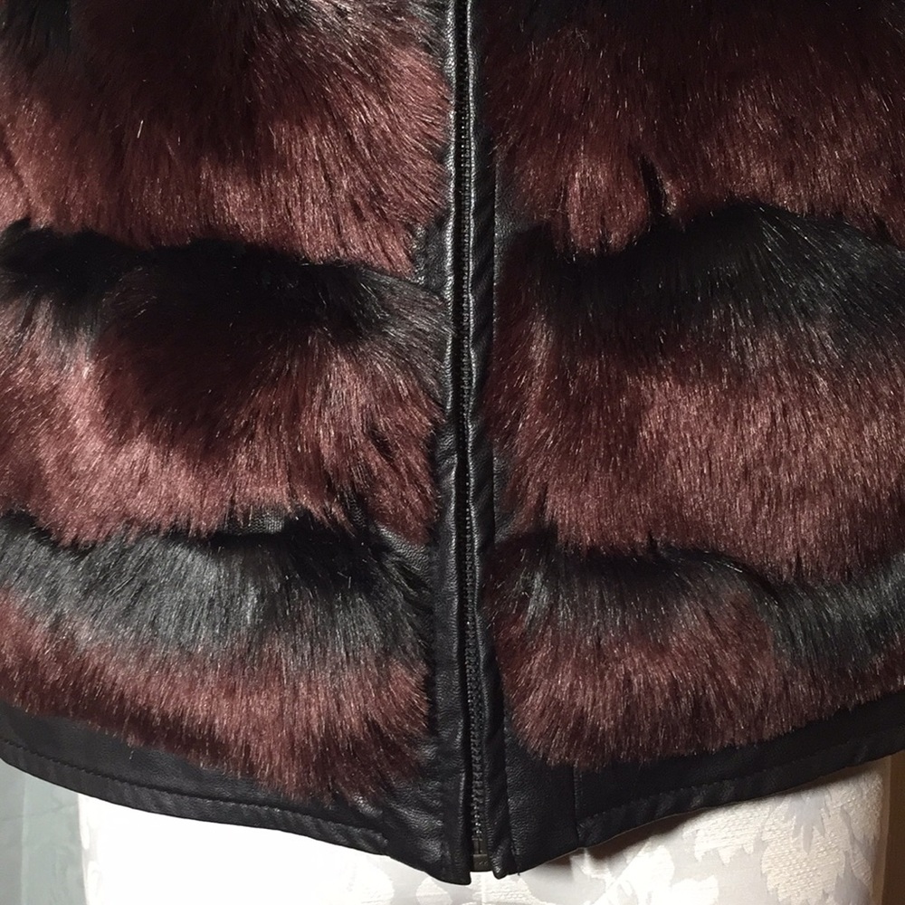 Inc faux fur vest size medium - Picture 4 of 6